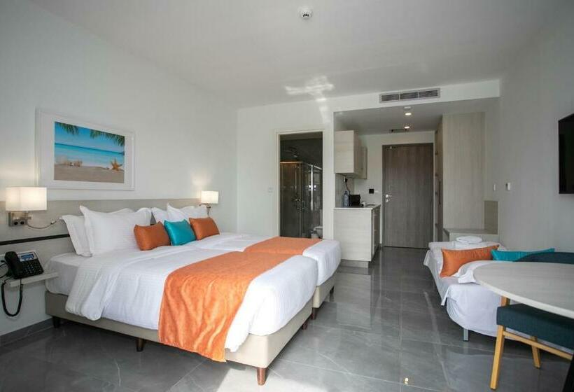 스위트, Best Western Plus Larco