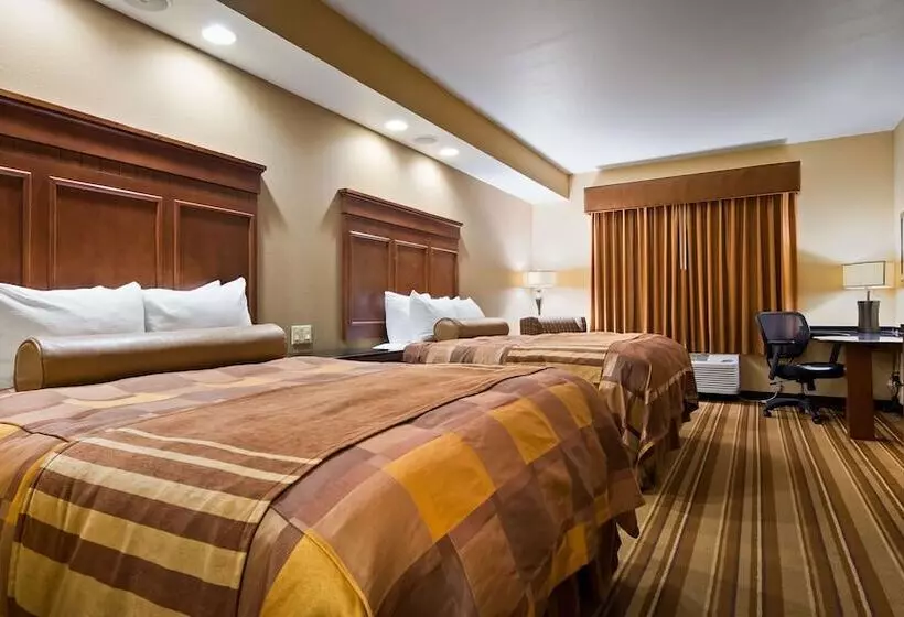 ２ダブルベッドのスタンダードルーム, Best Western Plus Kc Speedway Inn & Suites