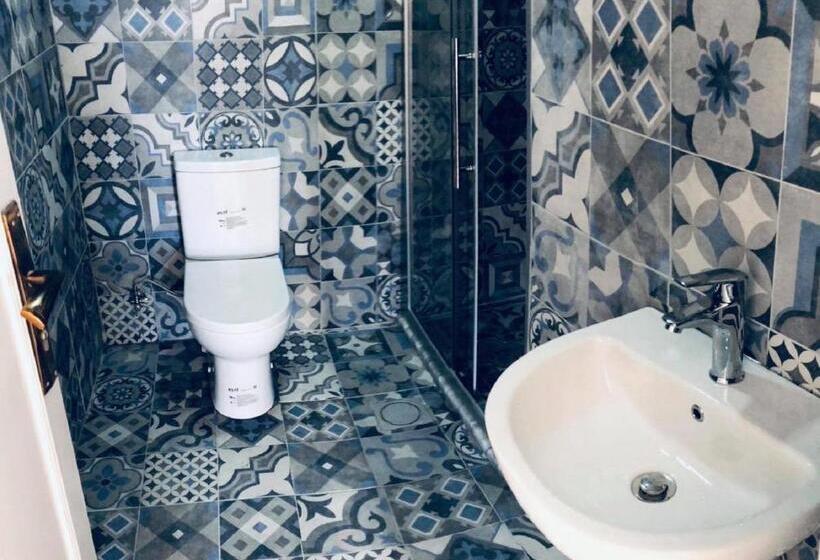 سوییت خانوادگی, Jordan Tower