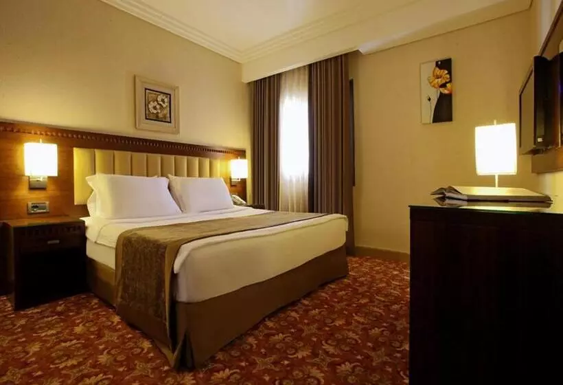 سوئیت خانواده 2 خوابه, Lancaster Suites Raouche