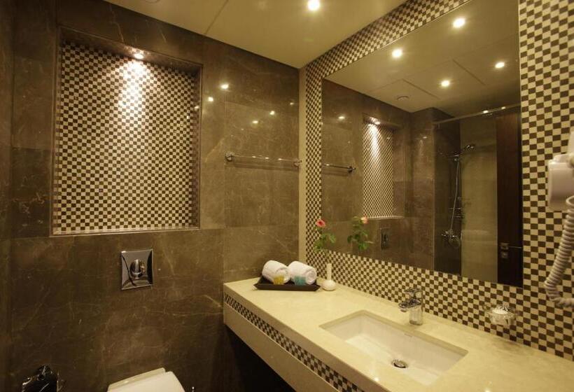 سوئیت خانواده 2 خوابه, Lancaster Suites Raouche