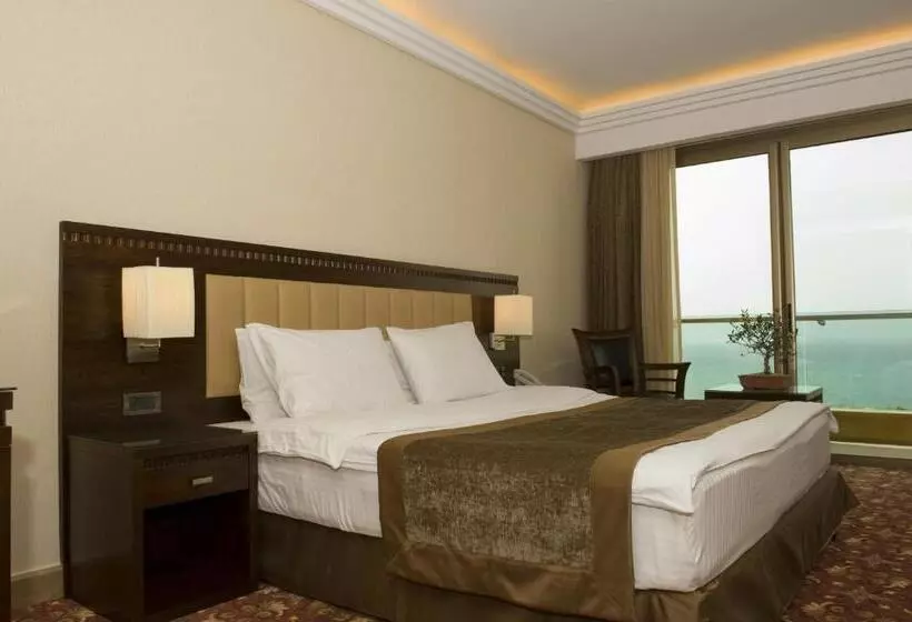 اتاق لوکس با تخت بزرگ, Lancaster Suites Raouche