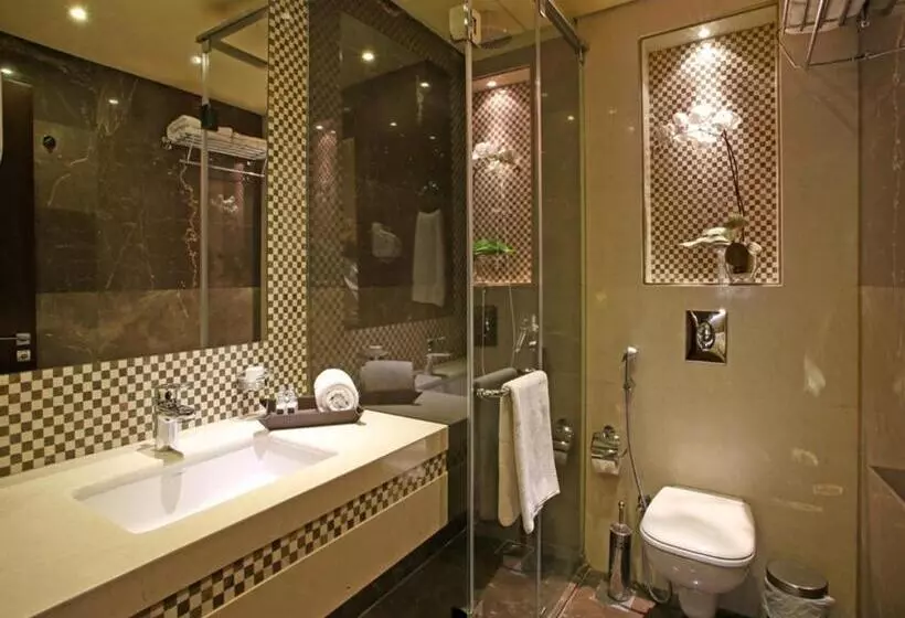 اتاق لوکس با تخت بزرگ, Lancaster Suites Raouche