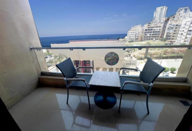 اتاق لوکس با تخت بزرگ, Lancaster Suites Raouche