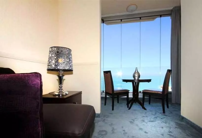 اتاق استاندارد با چشمانداز شهر, Rivoli Palace