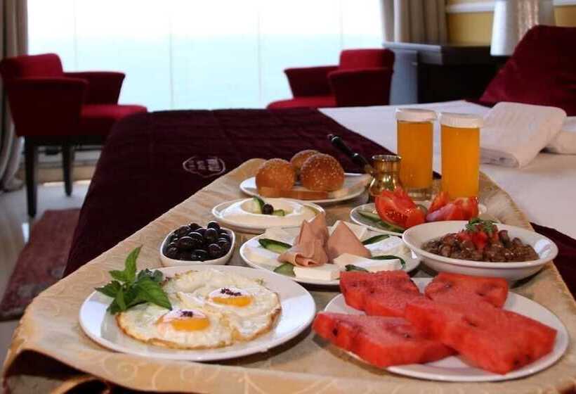 Полулюкс Вид на Город, Rivoli Palace