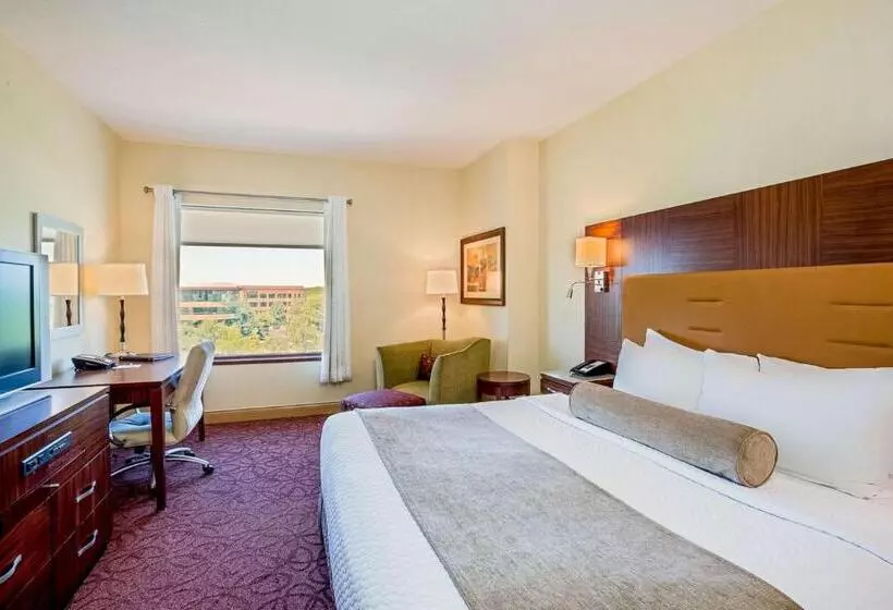 キングサイズベッドのデラックスルーム, Sonesta Milwaukee West Wauwatosa