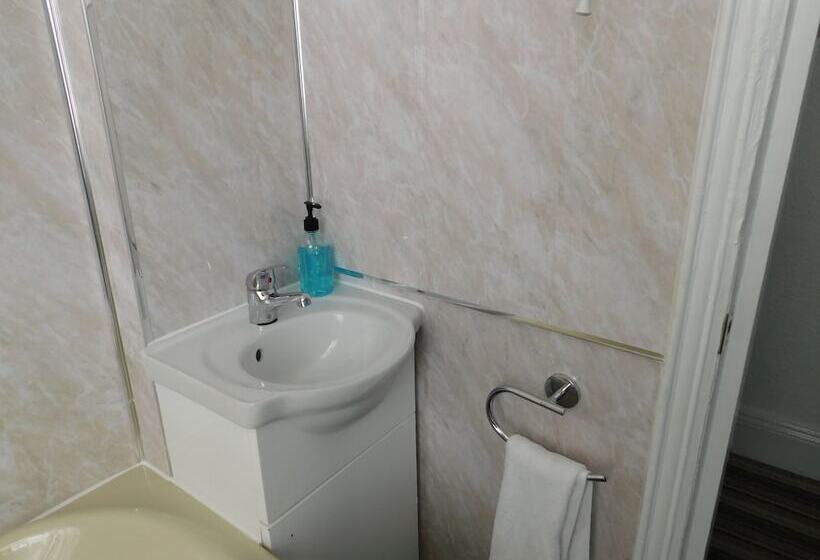 Standard Enkelrum, St Weonards