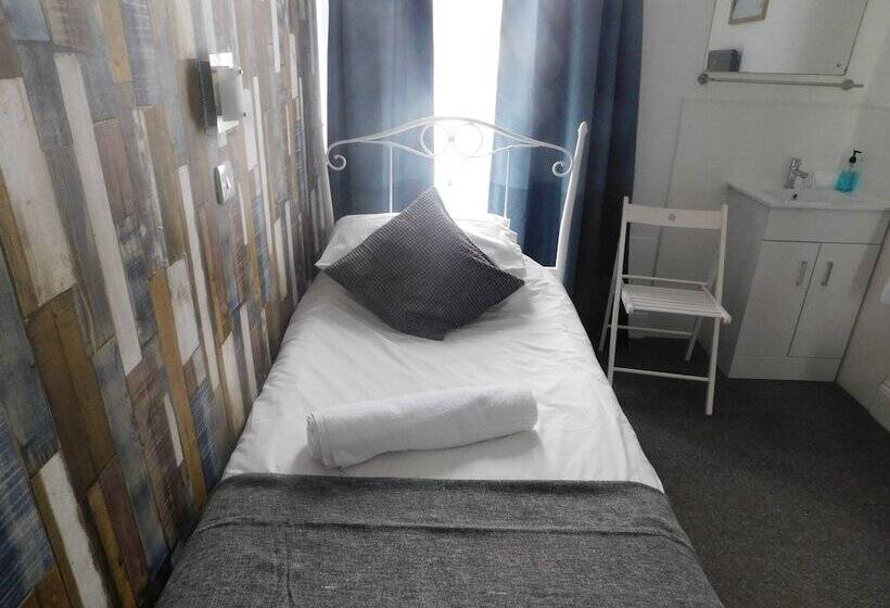 Standard Enkelrum, St Weonards