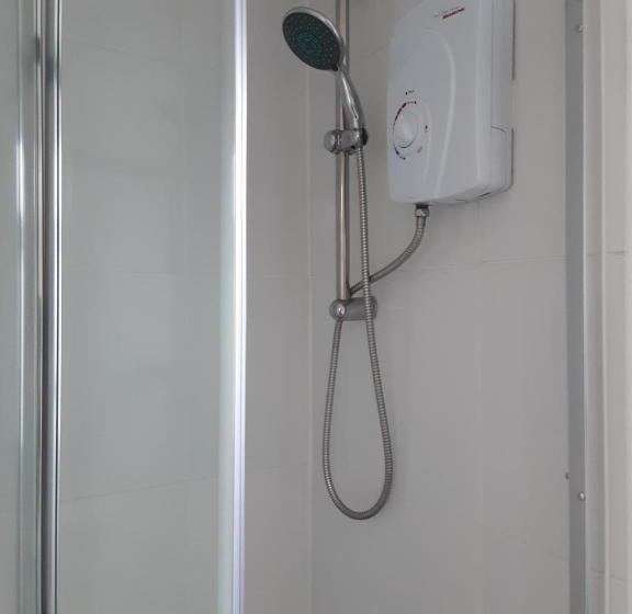 اتاق لوکس, The Cardoun