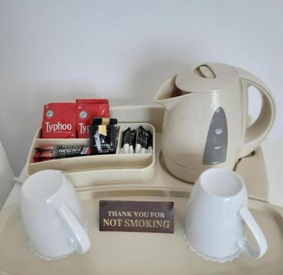 اتاق استاندارد, The Cardoun