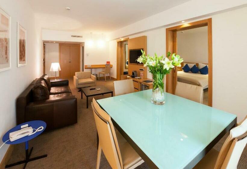 سوییت اجرایی, Novotel Tunis