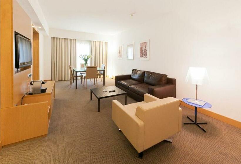 سوییت اجرایی, Novotel Tunis