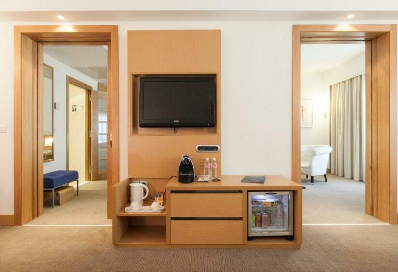 سوییت اجرایی, Novotel Tunis