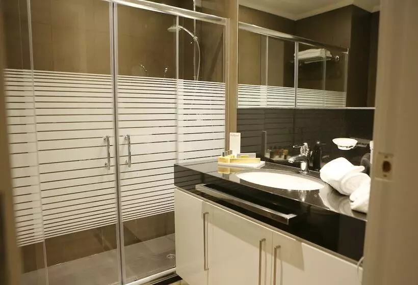 سوییت, Parktower Suites