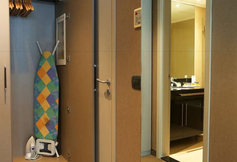 سوییت, Parktower Suites