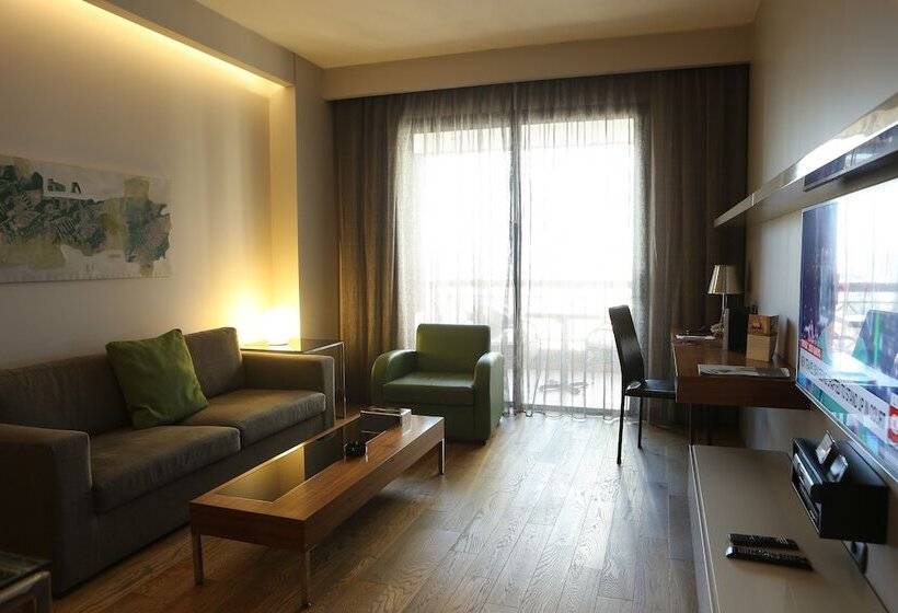 سوییت, Parktower Suites