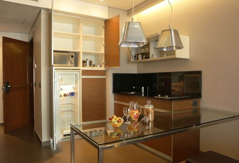 سوییت, Parktower Suites