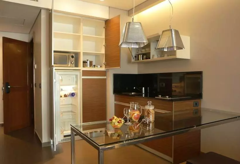 سوییت, Parktower Suites