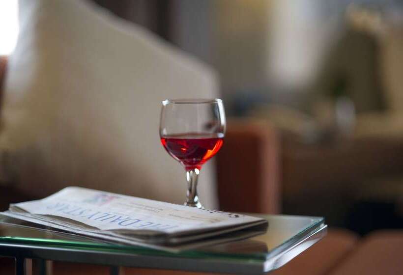 سوییت, Parktower Suites