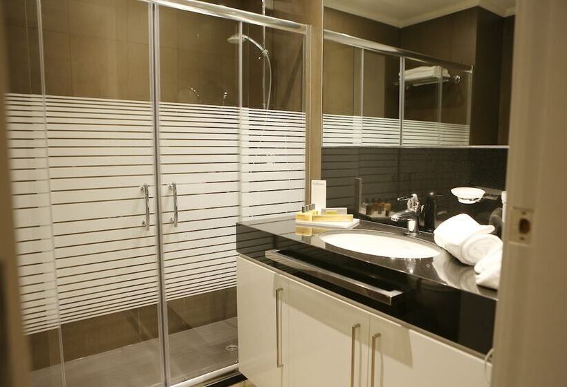 سوییت سوپریور, Parktower Suites