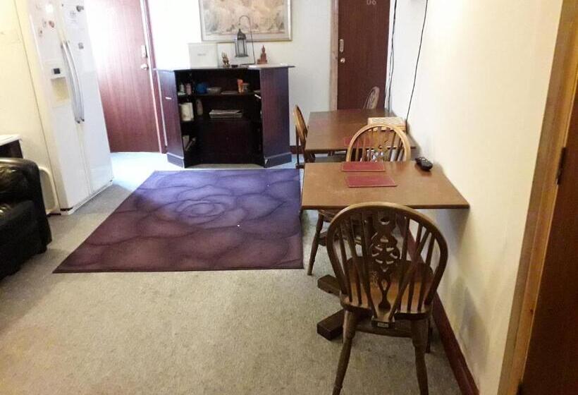 غرفة قياسية فردية, Lantern House