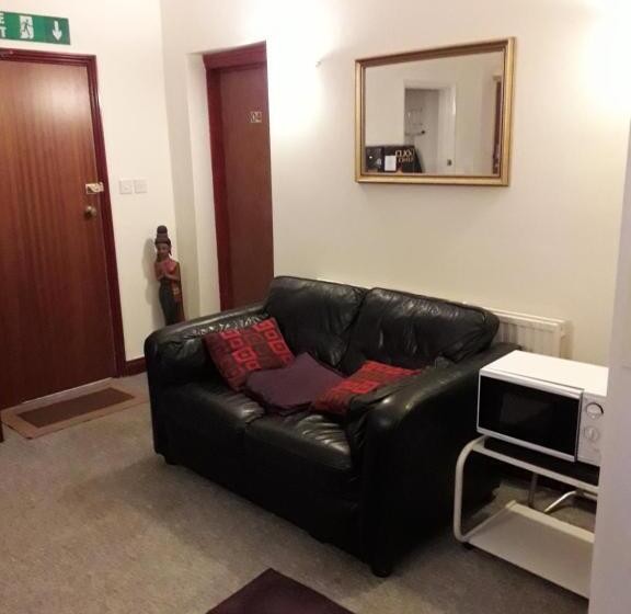 غرفة قياسية فردية, Lantern House