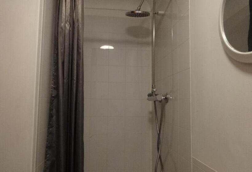 غرفة سوبيريور, Lantern House