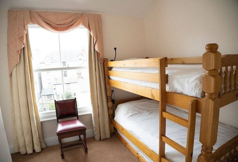 Номер Стандарт, Llandudno Hostel