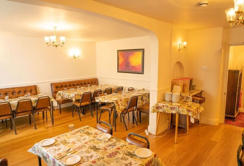 Кровать в Общей Комнате, Llandudno Hostel