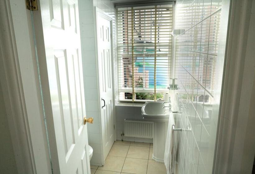 Номер Стандарт, Llandudno Hostel