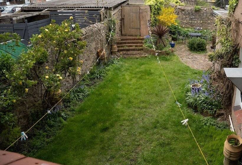 Кровать в Общей Комнате, Llandudno Hostel