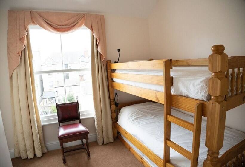 Номер Стандарт, Llandudno Hostel