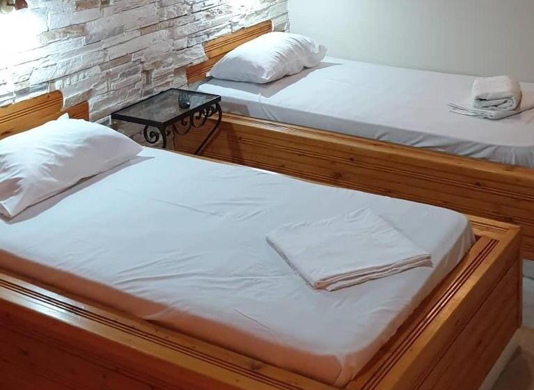 エコノミールーム, Evi Studios & Apartments