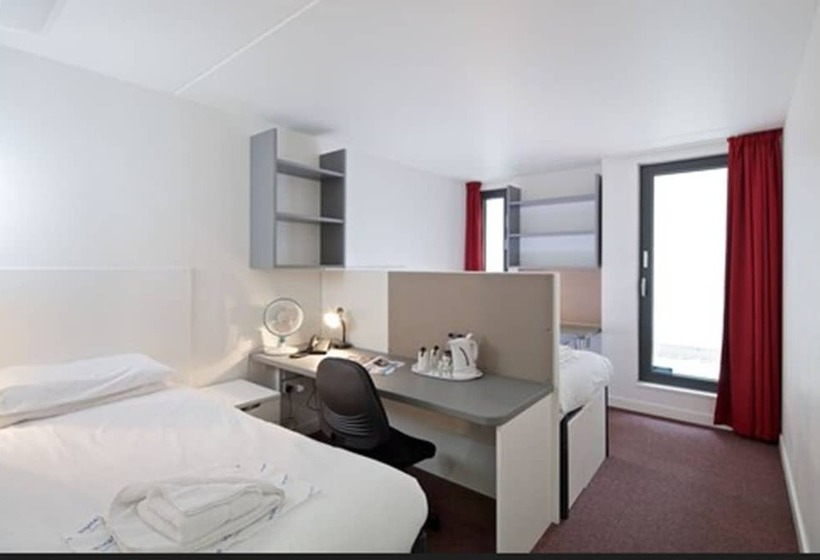 غرفة قياسية, Princes Gardens