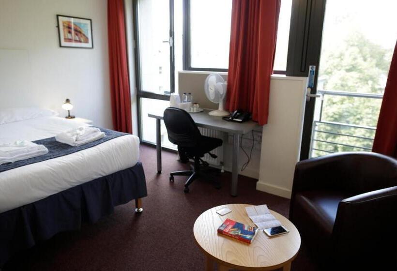 غرفة قياسية, Princes Gardens