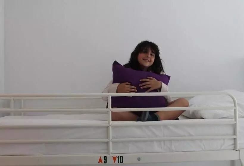 تختخواب در اتاق مشترک, Hostel Royalty Albergue