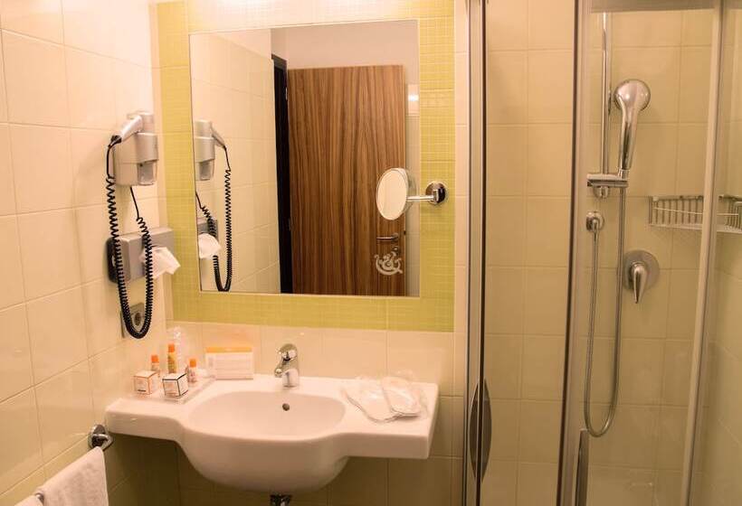 Pokój Trzyosobowy Standard Widok Boczny Morze, Bibione Palace