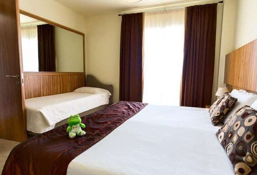Pokój Trzyosobowy Standard Widok Boczny Morze, Bibione Palace