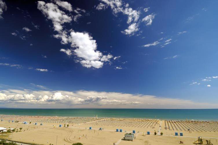 侧面海景标准三人间, Bibione Palace