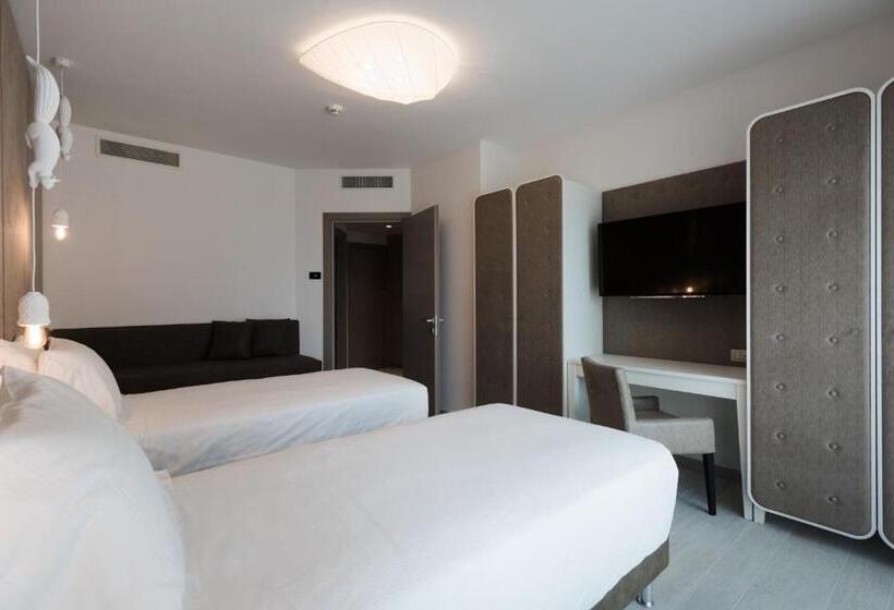 带海景的复工套房, Bibione Palace