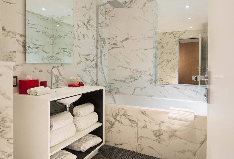 اتاق لوکس, De Seze