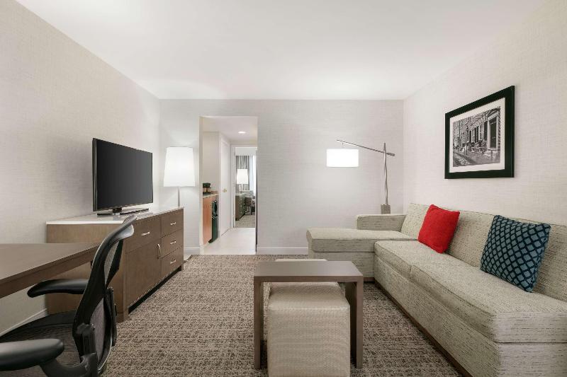 デラックスルーム, De Seze