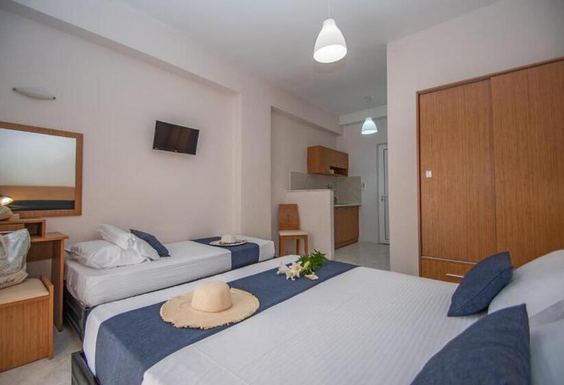 اتاق استاندارد سه نفره, Kozanos Studios 1