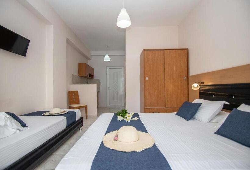 اتاق استاندارد سه نفره, Kozanos Studios 1