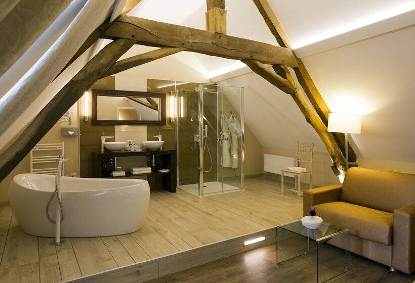 جناح, Maison Doucet   Relais & Châteaux