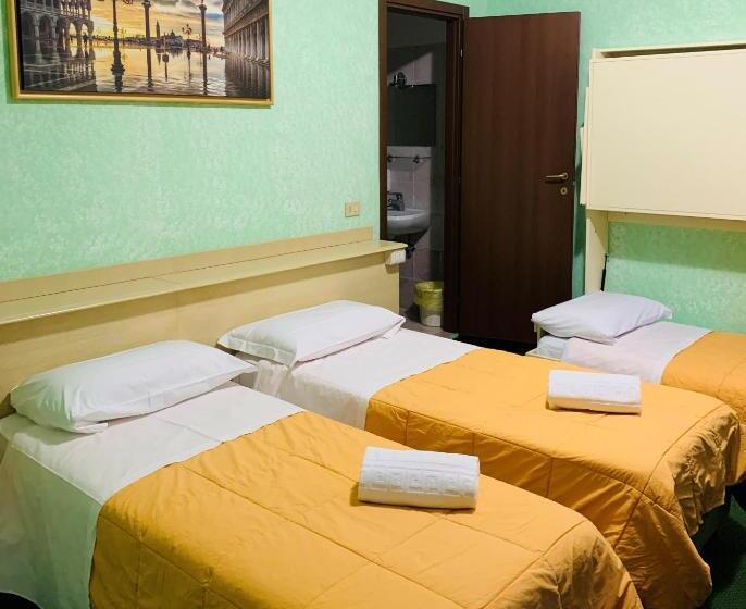 اتاق استاندارد چهار تخته, Nuova Locanda Belvedere