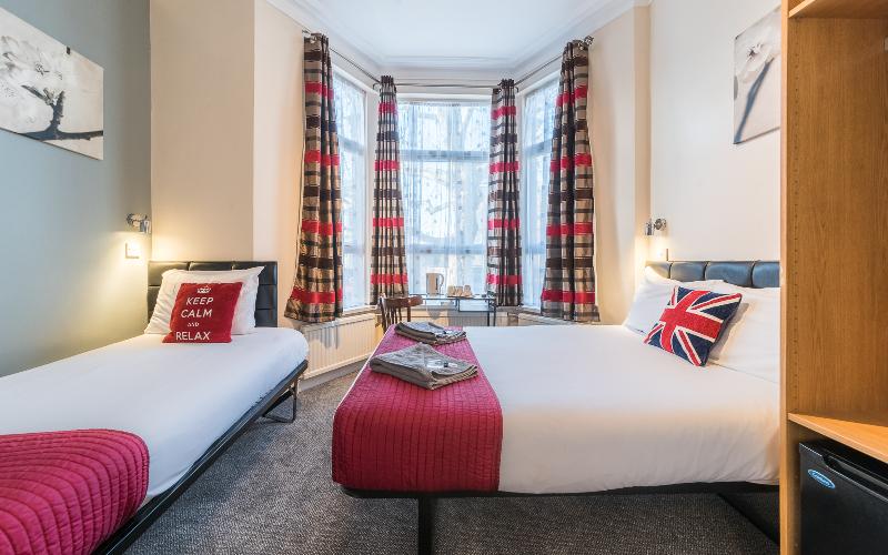 标准三人间, Saba