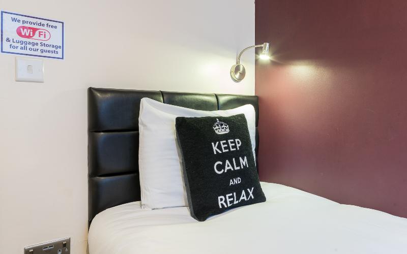 标准单人间, Saba