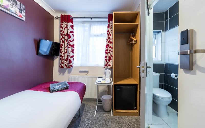 标准单人间, Saba